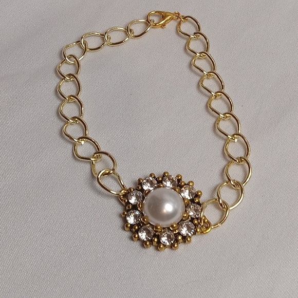 Hand Crafted Jewelry - Hand Crafted Gold and Pearl Bracelet with Intricate Detailing